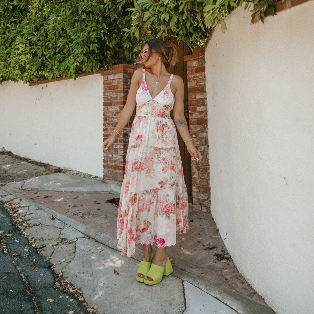 Hemant & Nandita White/Pink Floral Maxi
